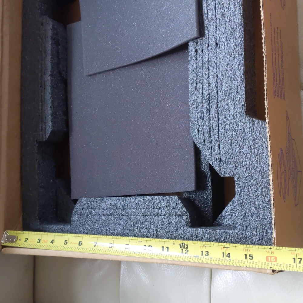 FedEx Laptop Box - Picture 2 of 5